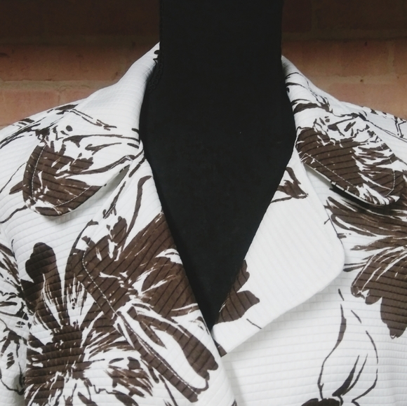 Susan Graver | Floral Blazer Brown White Sz.- Sm - Picture 8 of 8